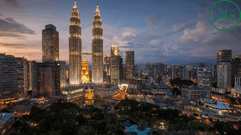 Skyline van Kuala Lumpur tijdens zonsondergang – halal vakantie in Maleisië