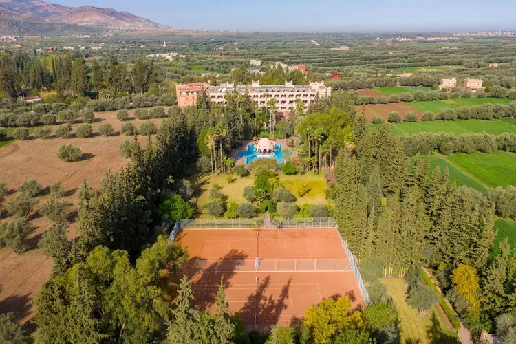 Burkini-vriendelijke hotels in Béni Mellal-Khénifra – Chems Le Tazarkount met tennisbaan en zwembad | HalalVakantieGids.nl