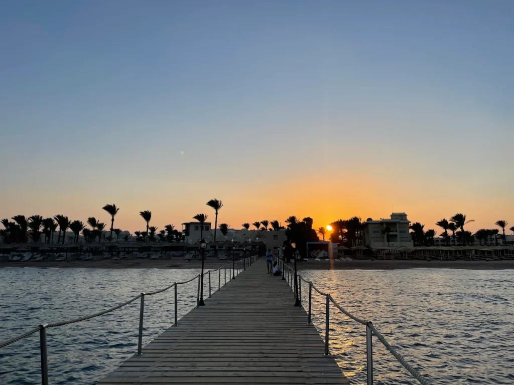 Halal bestemmingen Midden-Oosten – Jaz Makadi Saraya Makadi Bay zonsondergang
