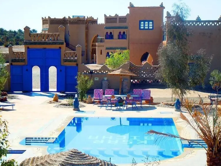 Ksar Bicha Merzouga – riad met afgeschermd zwembad, halal eten en woestijntochten, boerkini toegestaan.