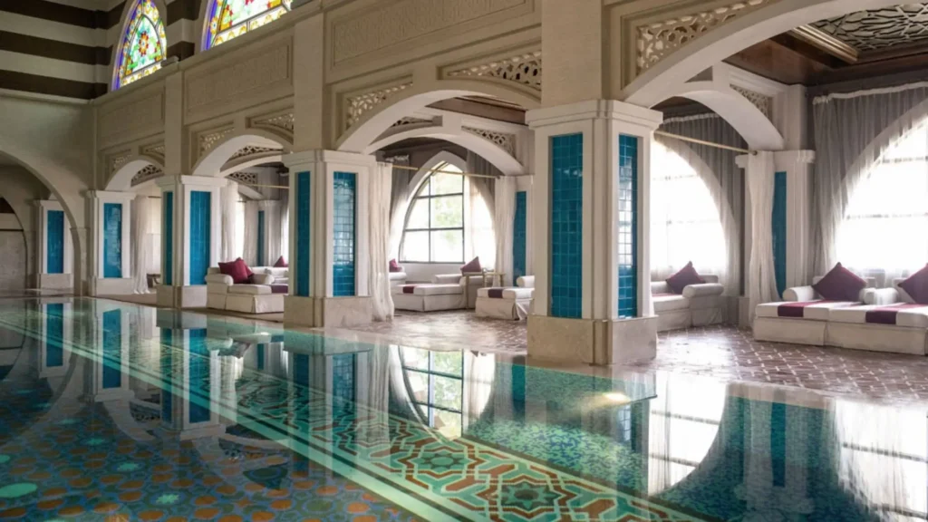Luxe ladies-only spa zwembad in Dubai bij halal resort uit top 10 beste halal hotels in Dubai