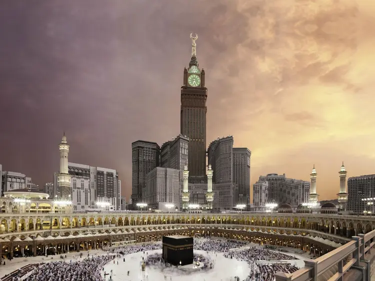 Masjid al-Haram en Makkah Clock Tower bij luxe halal hotels, top 10 beste halal hotels Saudi-Arabië