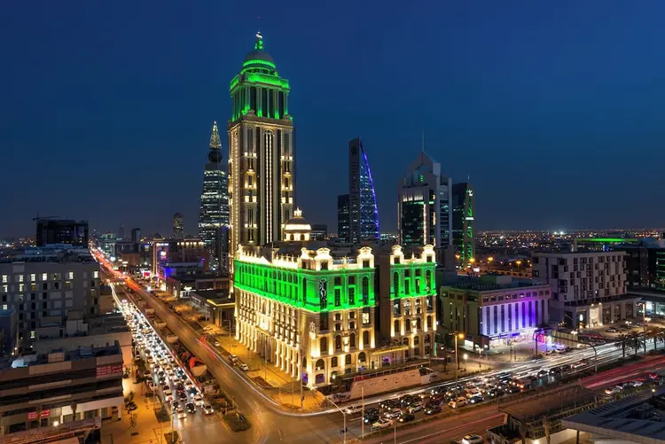 Narcissus Riyadh Hotel & Spa luxe halal hotel bij avond in Riyadh, top 10 beste halal hotels Saudi-Arabië