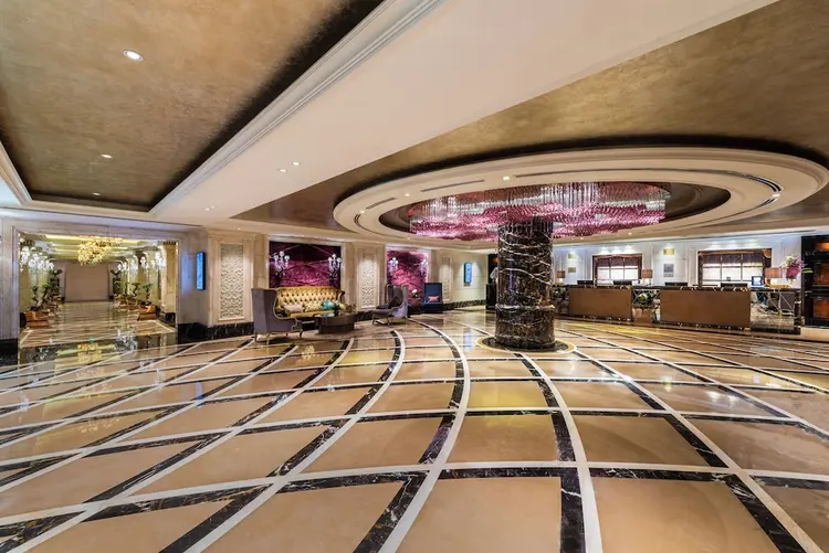 Luxe lobby van Narcissus Riyadh Hotel & Spa halal hotel in Riyadh, top 10 beste halal hotels Saudi-Arabië