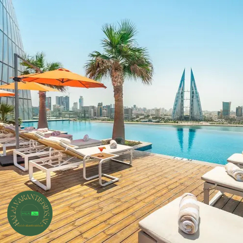 Infinity pool met uitzicht op Bahrain World Trade Center in Manama.