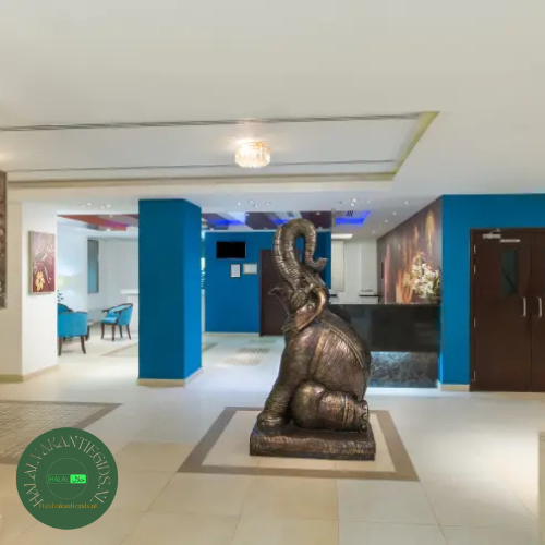 halal hotels oman lobby Al Hail Waves Muscat olifantbeeld