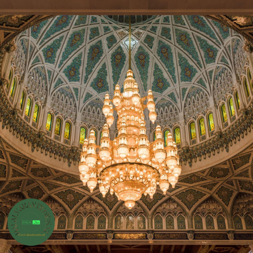 Solo moslim reizen Oman kroonluchter Sultan Qaboos Grand Mosque Muscat