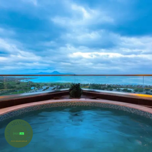 Jacuzzi bij ADAM Hotel Suites in Tunis, een van de beste 100% alcohol vrije hotels wereldwijd.