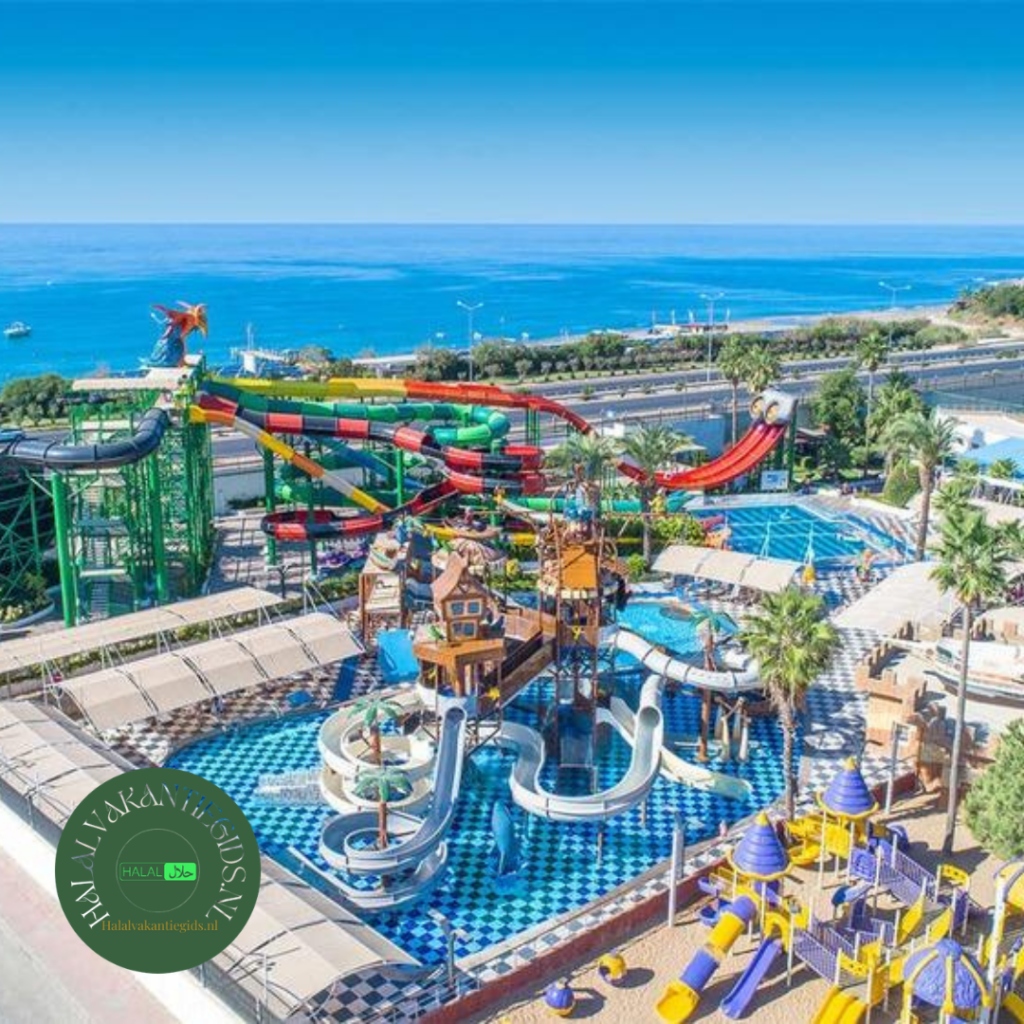 Groot aquapark aan zee bij halal all inclusive Turkije met kinderen