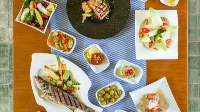 Vers en gevarieerd halal buffet voor gasten Halal gerechten en buffet in Adin Resort Hotel Turkije