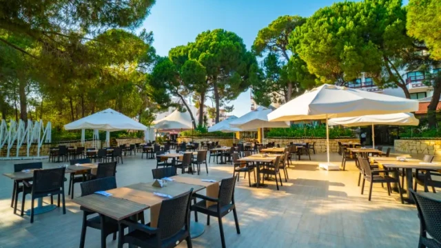 Altis Resort Belek buitenrestaurant halal terras