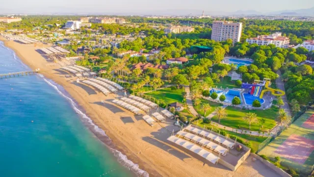 Geniet van het halal strand van Altis Resort in Belek. Halal strand Altis Resort Hotel Belek – halal vakantie Turkije