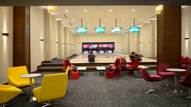 Gezellig bowlen met familie en vrienden in Wome Deluxe. Bowlingbaan in halal hotel Wome Deluxe Alanya Antalya