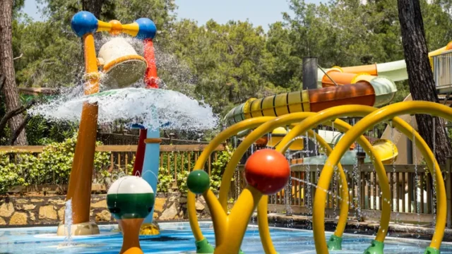 Waterpret voor kinderen met veilige speelzones. Kinderwaterpark – Wome Prime Halal Resort Alanya Halalvakantiegids.nl