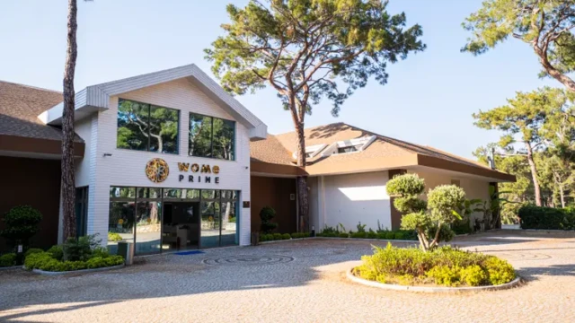 Welkom bij het luxe halal resort in Alanya. Entree van Wome Prime Halal Resort Alanya Halalvakantiegids.nl