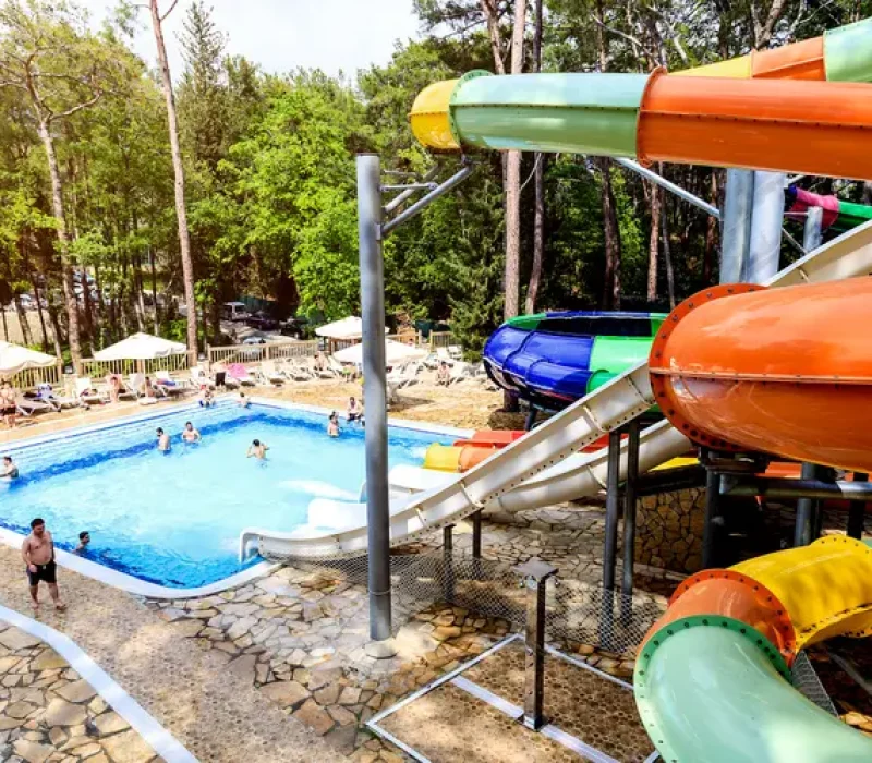 De ruime en stijlvolle kamers van Wome Deluxe combineren comfort met luxe, perfect voor families en stellen die halal willen reizen in Antalya.