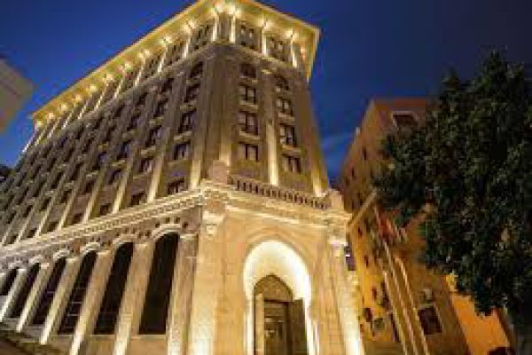 Ajwa Hotel Sultanahmet bij nacht – een luxe halal hotel in Istanbul, perfect voor moslimreizigers.